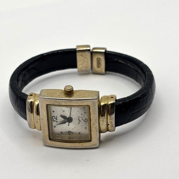 Vintage Gold Square Quartz Watch - Picture 3 of 4